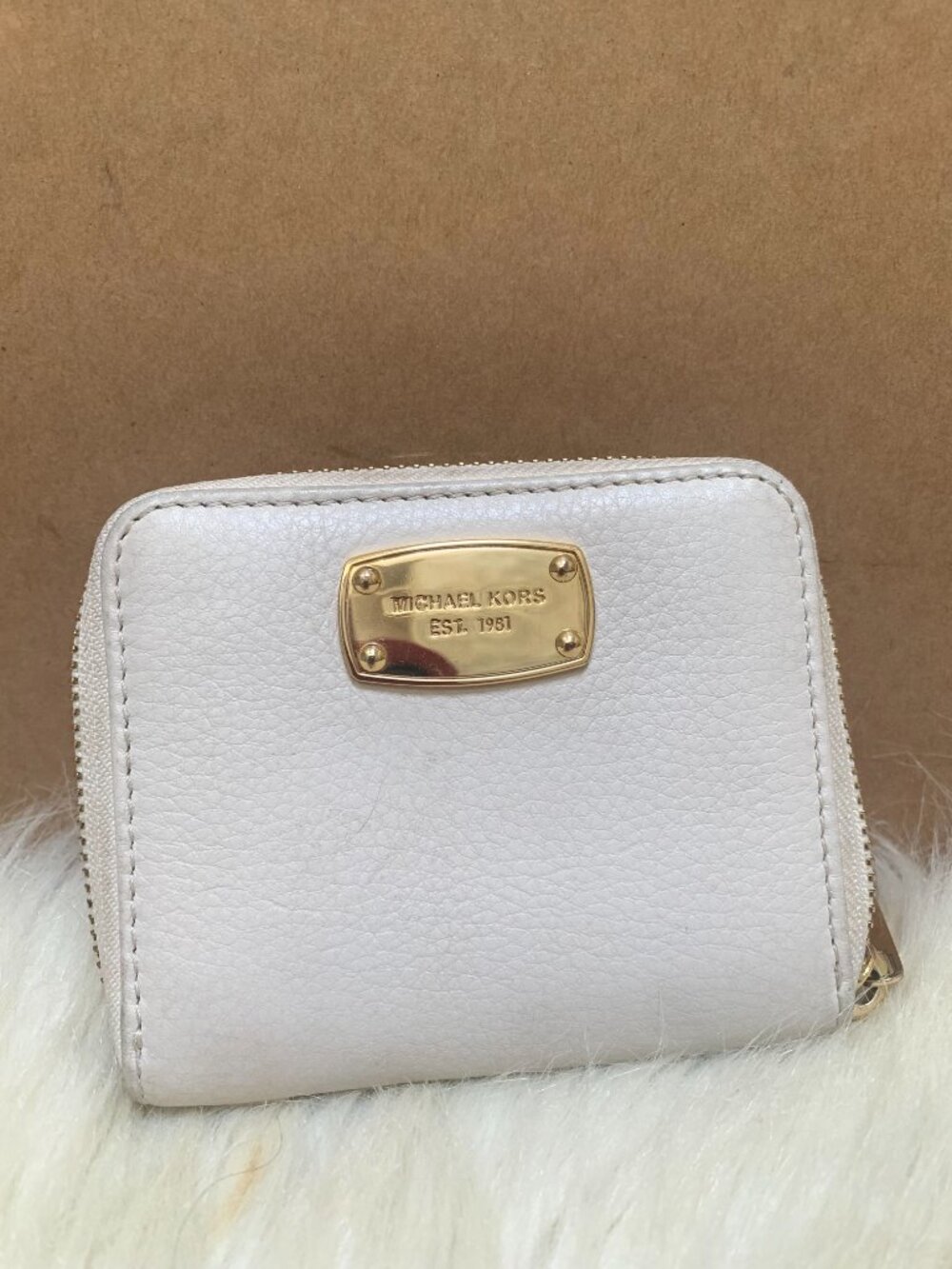 MICHAEL KORS Small White JET SET Zip Around Leather Compact Wallet